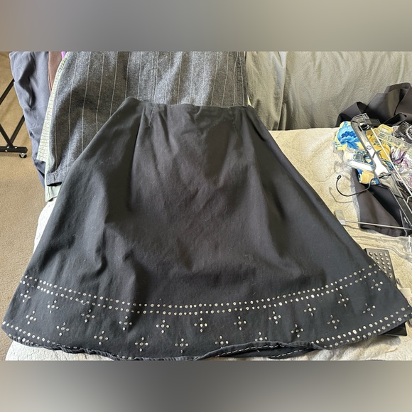 Adorable A-line black skirt with fun detailing on bottom - Picture 5 of 5